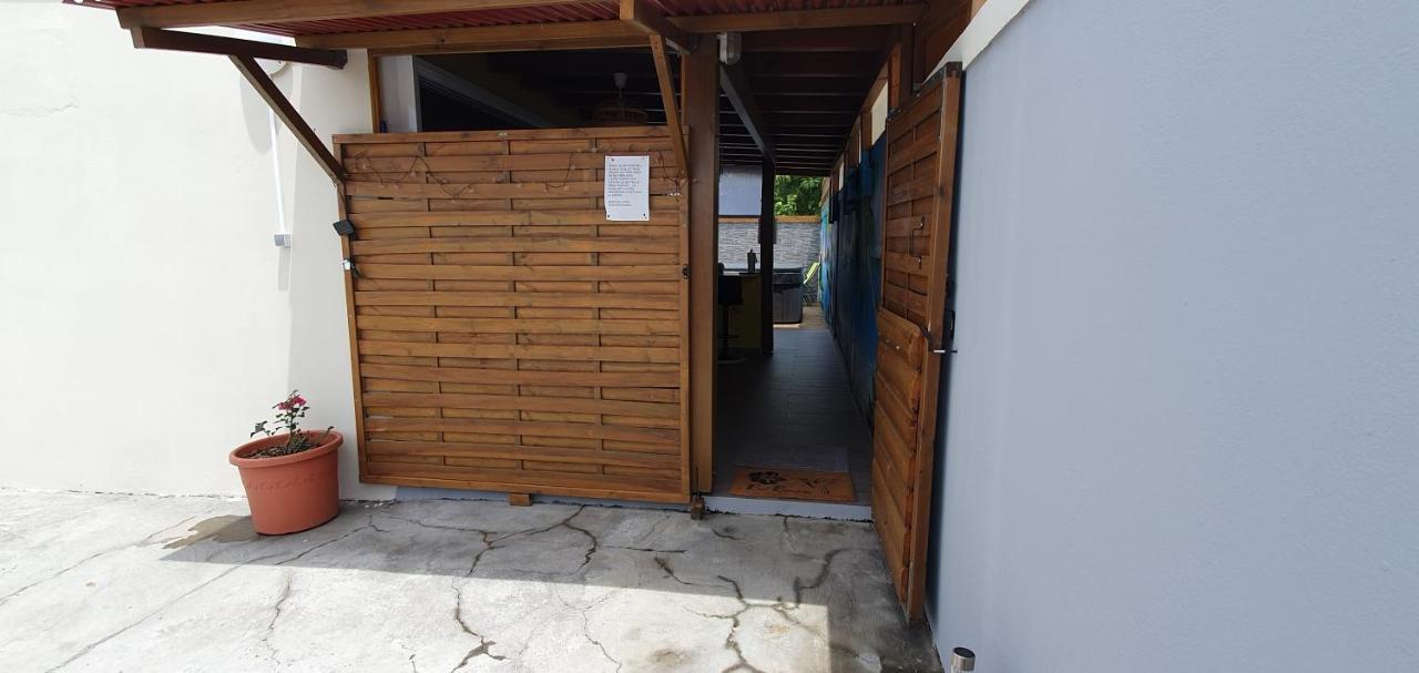 "Chez Claudia "Charmant Logement Avec Jacuzzi Privatif En Toute Intimite Sur Belle Terrasse Exterieure En Bois Et Piscine Courcelles Экстерьер фото